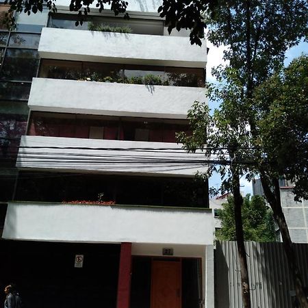 Charming Sunny Bedroom Overlooking Beautiful Amsterdam Avenue In Best Condesa Area Mexico City Ngoại thất bức ảnh